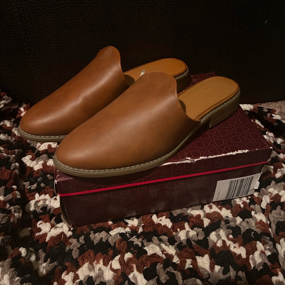 Universal Thread Rita Mule flats with memory foam insole